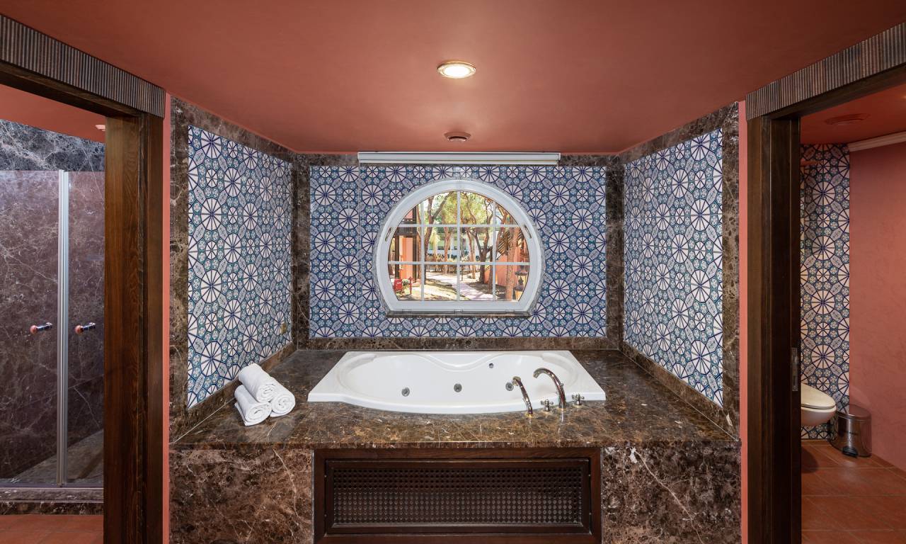 Sultan Suite with Jacuzzi
