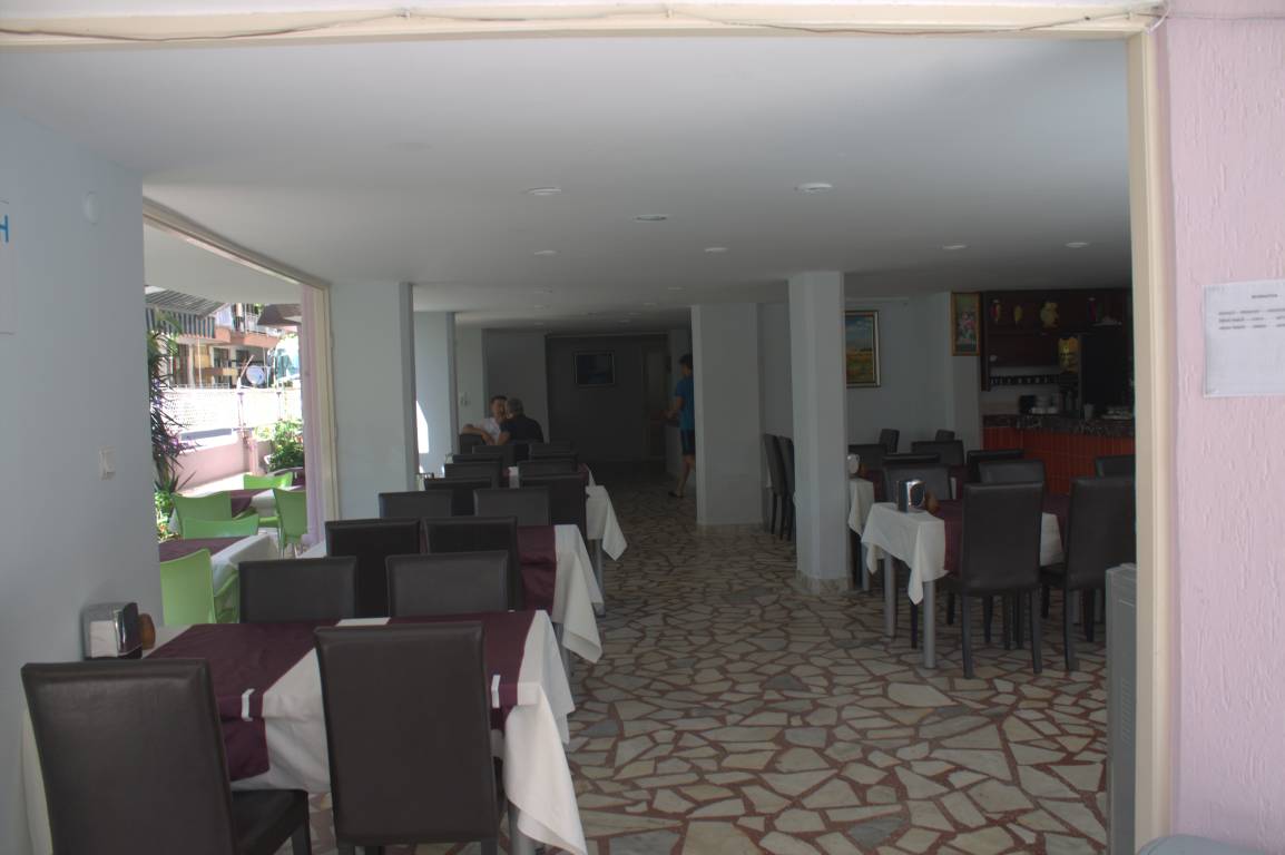 MAIN RESTAURANT