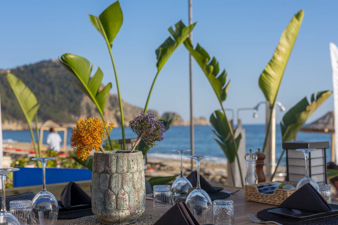 Blıss Restaurant Beach