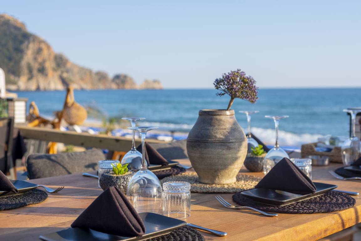 Blıss Restaurant Beach