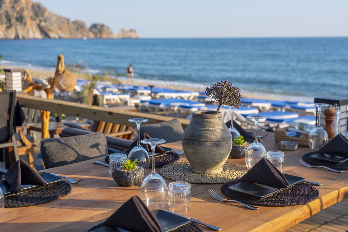 Blıss Restaurant Beach