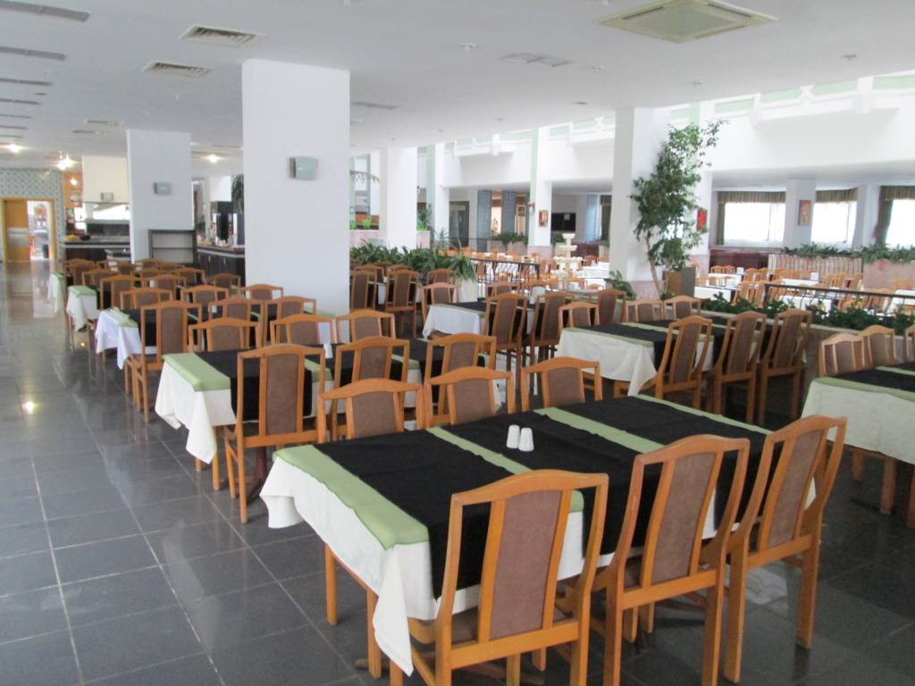 MAIN RESTAURANT