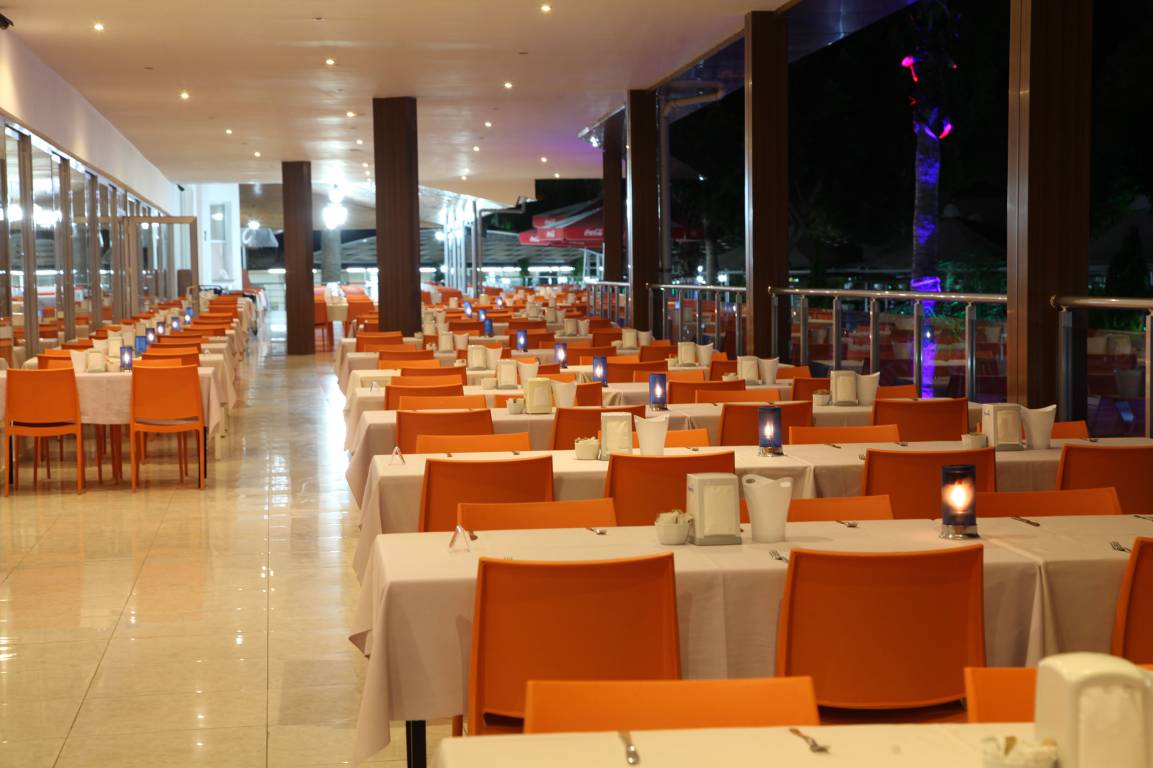 MAIN RESTAURANT