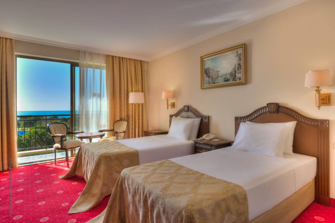STANDARD PARTIALLY SIDE SEA&POOL VIEW ROOM