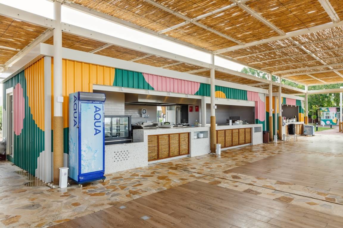 Beach Food Court Bar