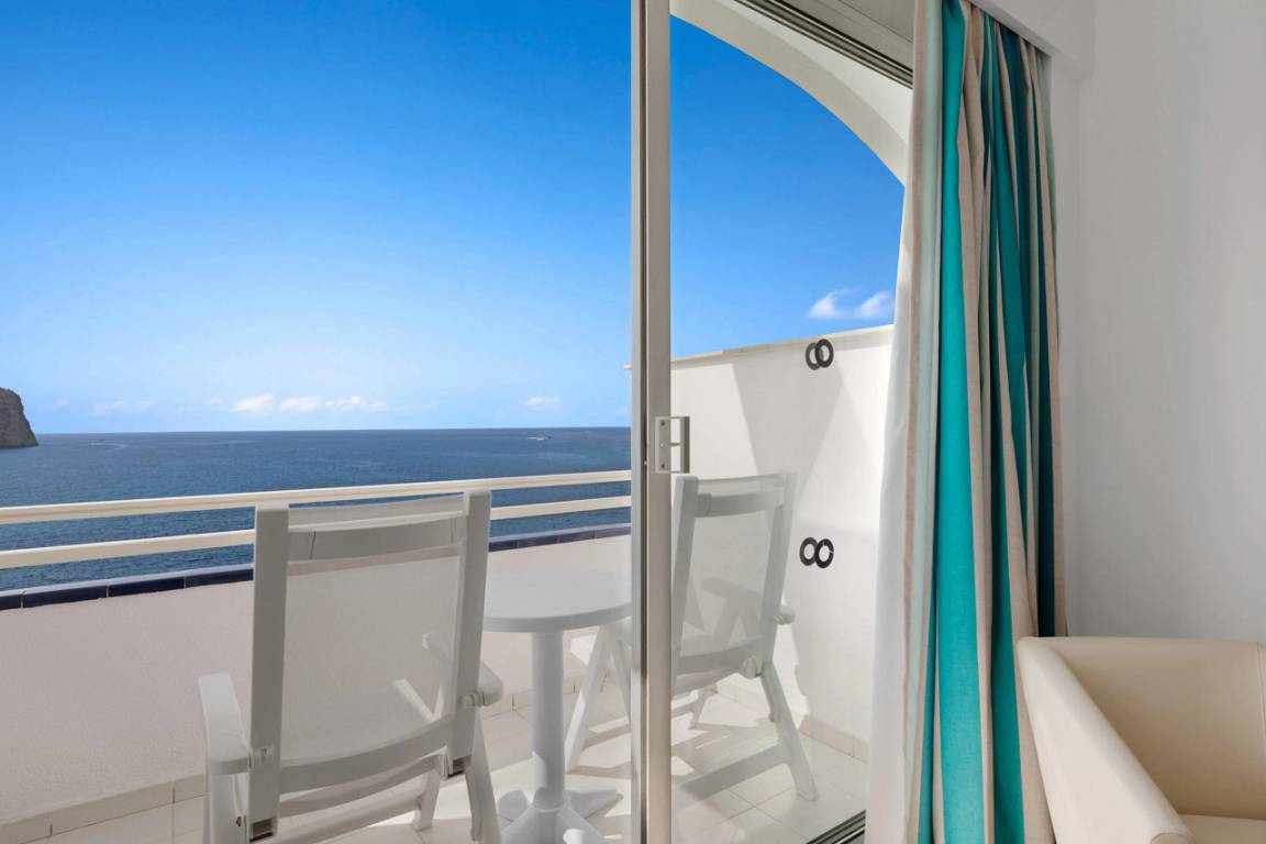 DOUBLE SEA VIEW BALCONY OR TERRACE