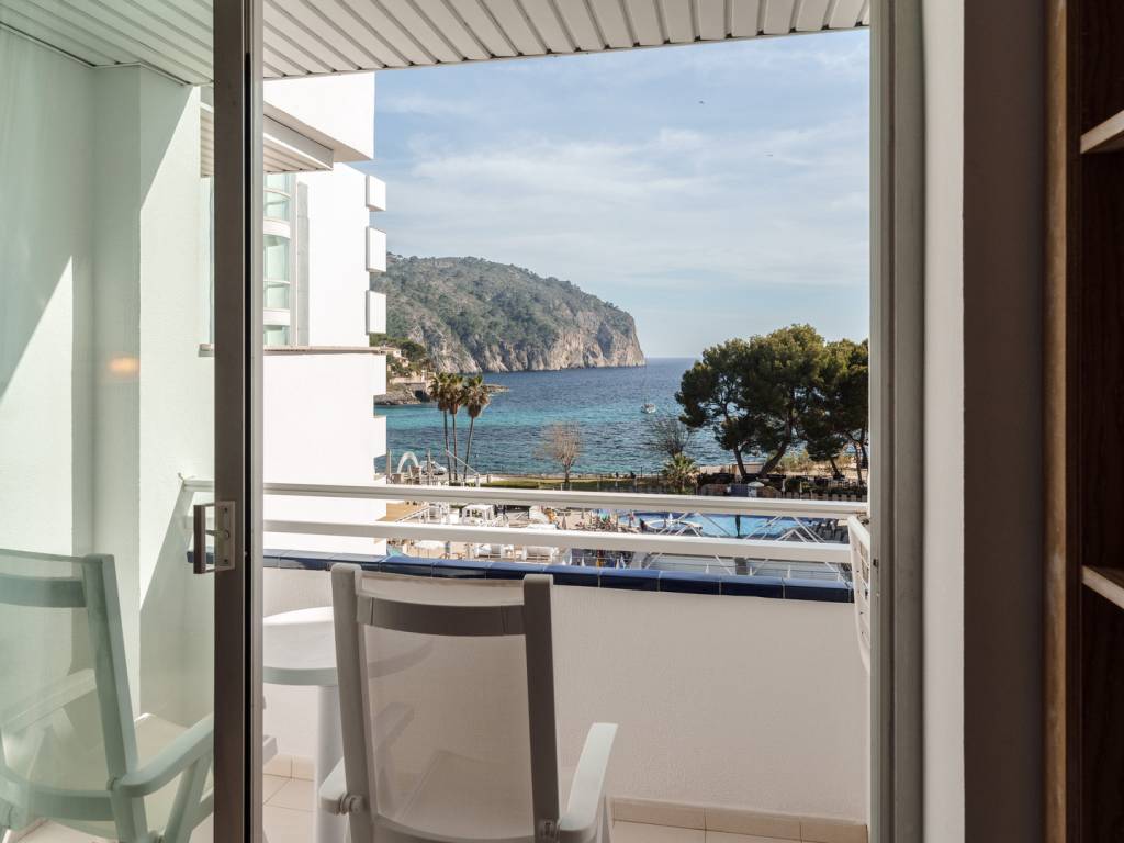 DOUBLE FRONTAL SEA VIEW BALCONY OR TERRACE